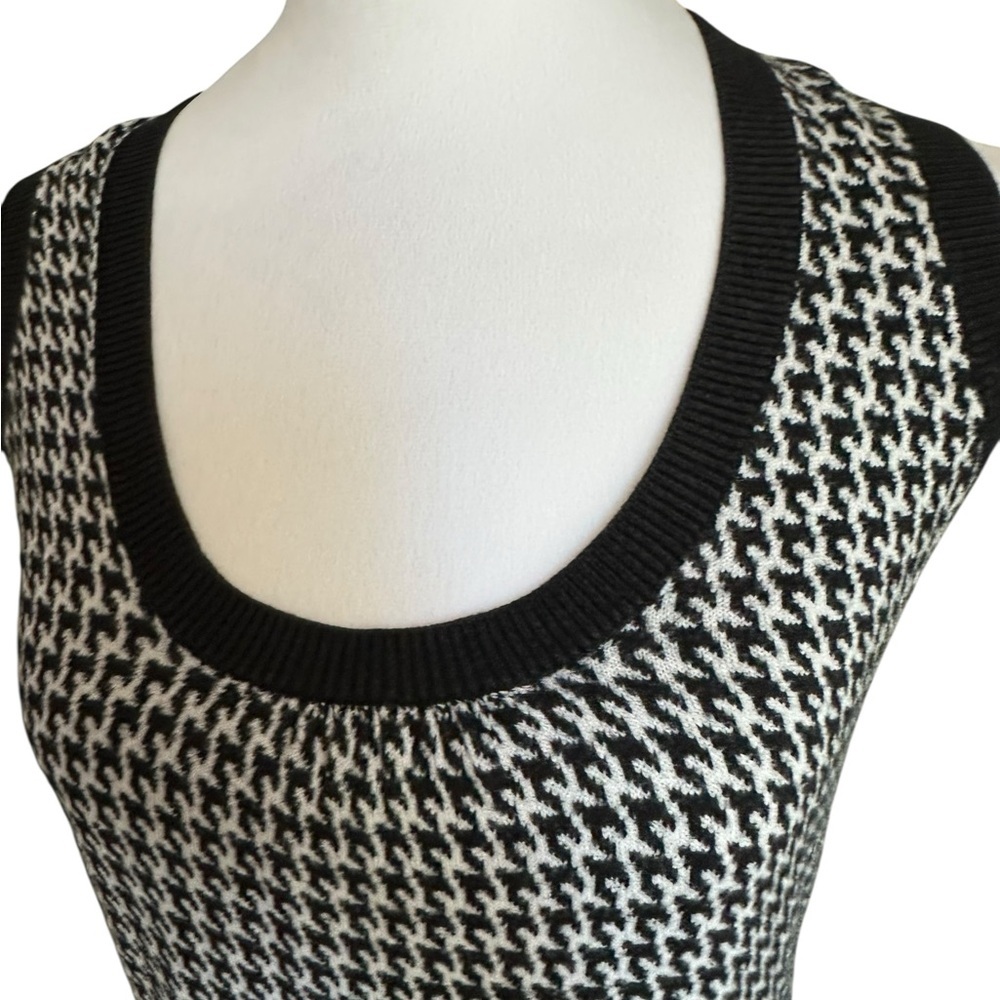 Guess Women's Black and White Sleeveless Top Size M - Picture 7 of 17